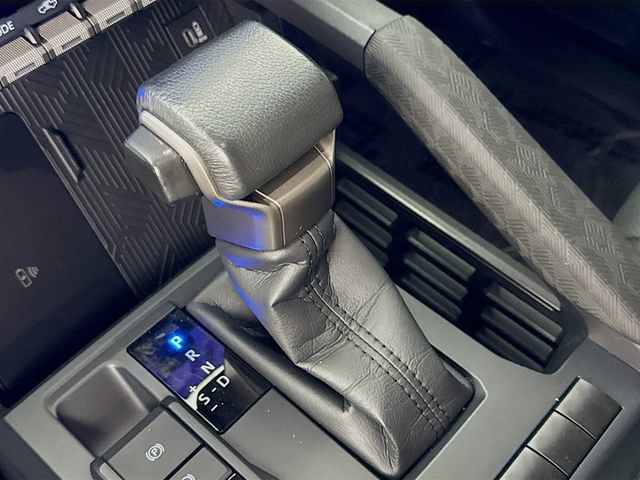Certified 2024 Toyota Tacoma Limited AWD/4WD image 18