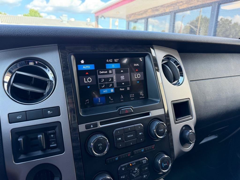Used 2017 Ford Expedition Limited w/ Equipment Group 301A RWD image 17