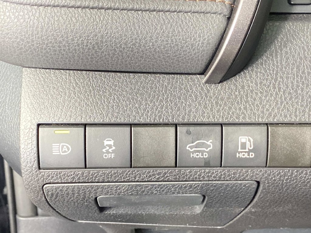 Used 2020 Toyota Camry LE w/ Convenience Package FWD image 14