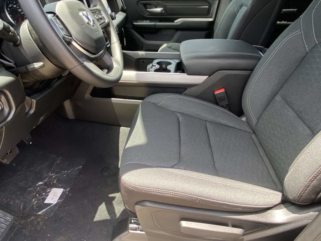 New 2026 RAM 1500 Express AWD/4WD image 40