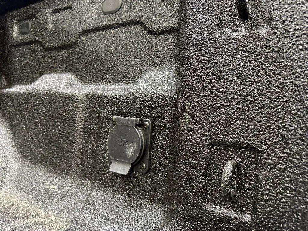 Used 2025 GMC Canyon AT4 AWD/4WD image 10