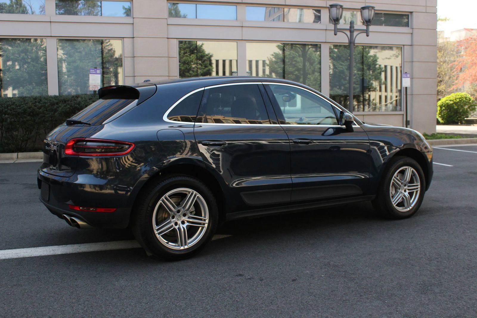 Used 2016 Porsche Macan S w/ Premium Package Plus image 7