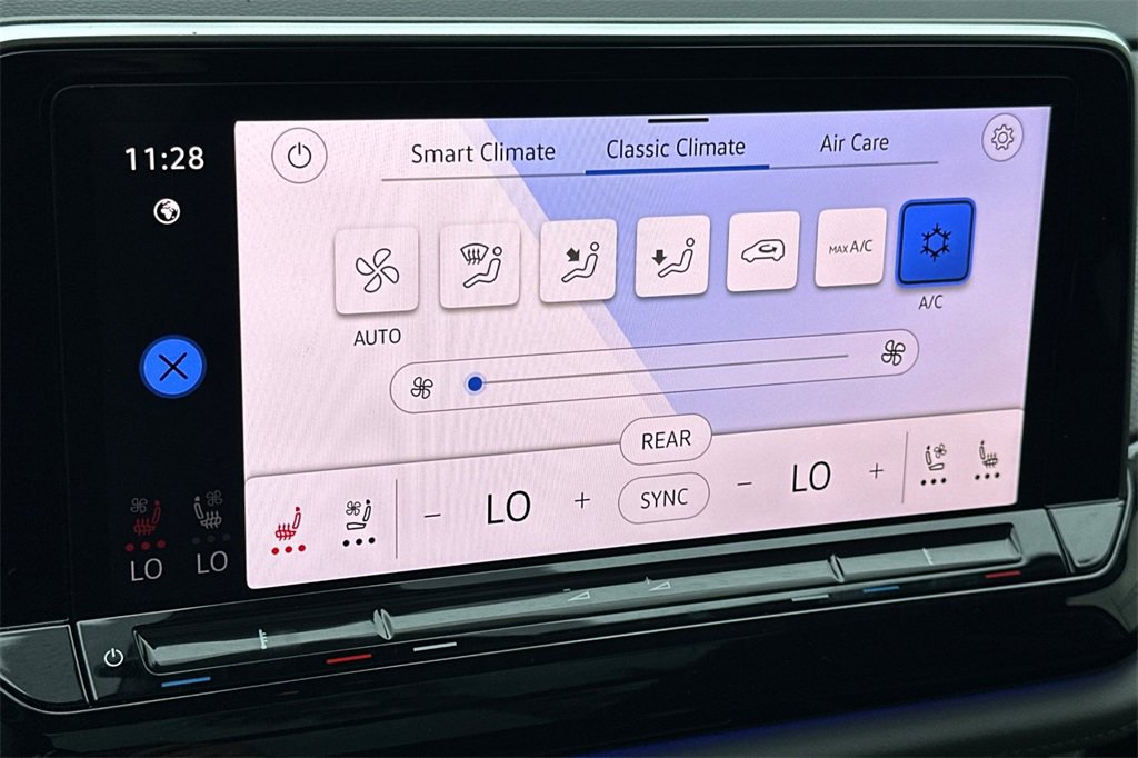 Used 2024 Volkswagen Atlas Peak Edition SE image 24