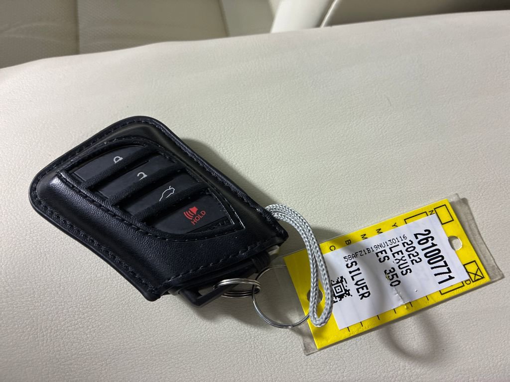 Used 2022 Lexus ES 350 Ultra Luxury w/ Accessory Package FWD image 37