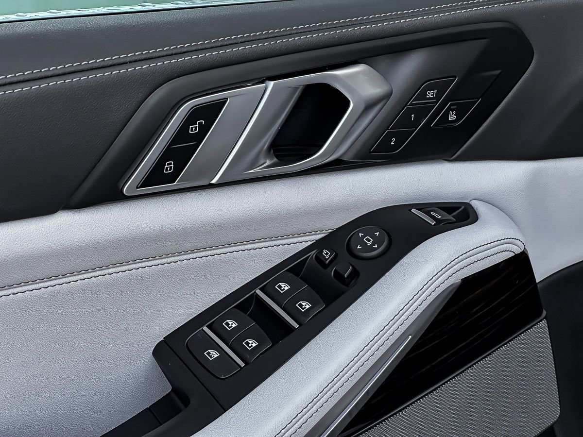 New 2025 BMW X5 sDrive40i w/ Climate Comfort Package image 12