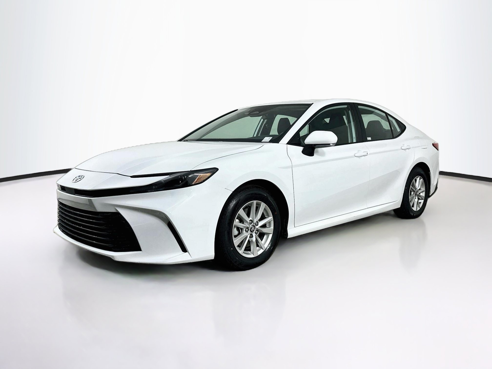 Used 2025 Toyota Camry LE FWD image 3