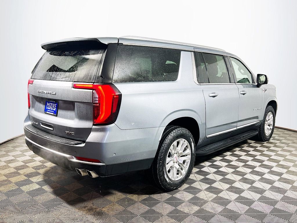 Used 2025 GMC Yukon XL Denali image 7