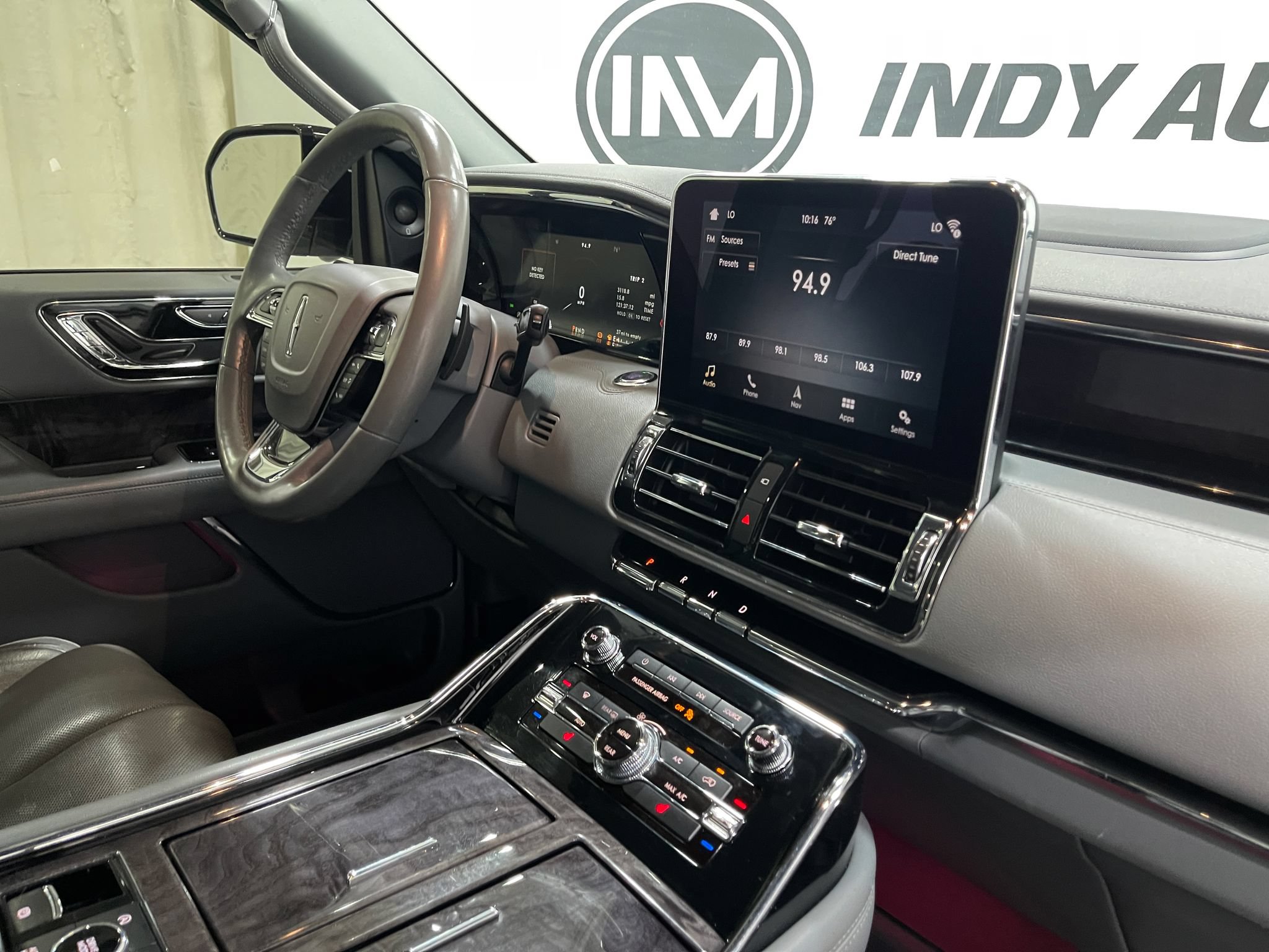 Used 2019 Lincoln Navigator Select AWD/4WD image 19