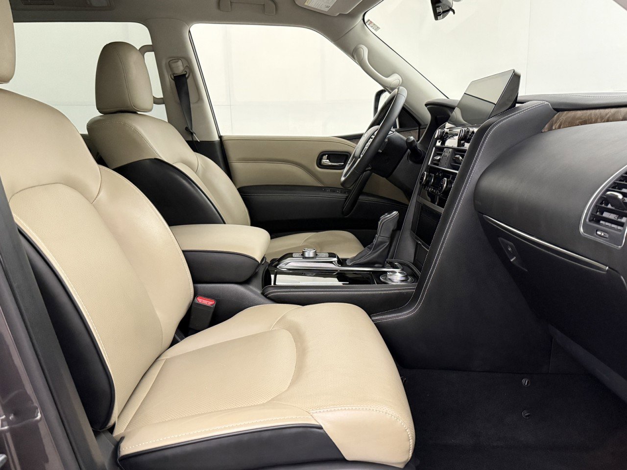 Used 2024 INFINITI QX80 Premium Select w/ Cargo Package image 10