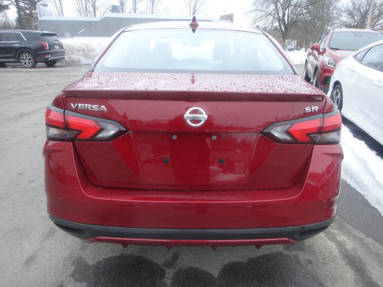 Used 2022 Nissan Versa SR w/ Convenience Package FWD image 5