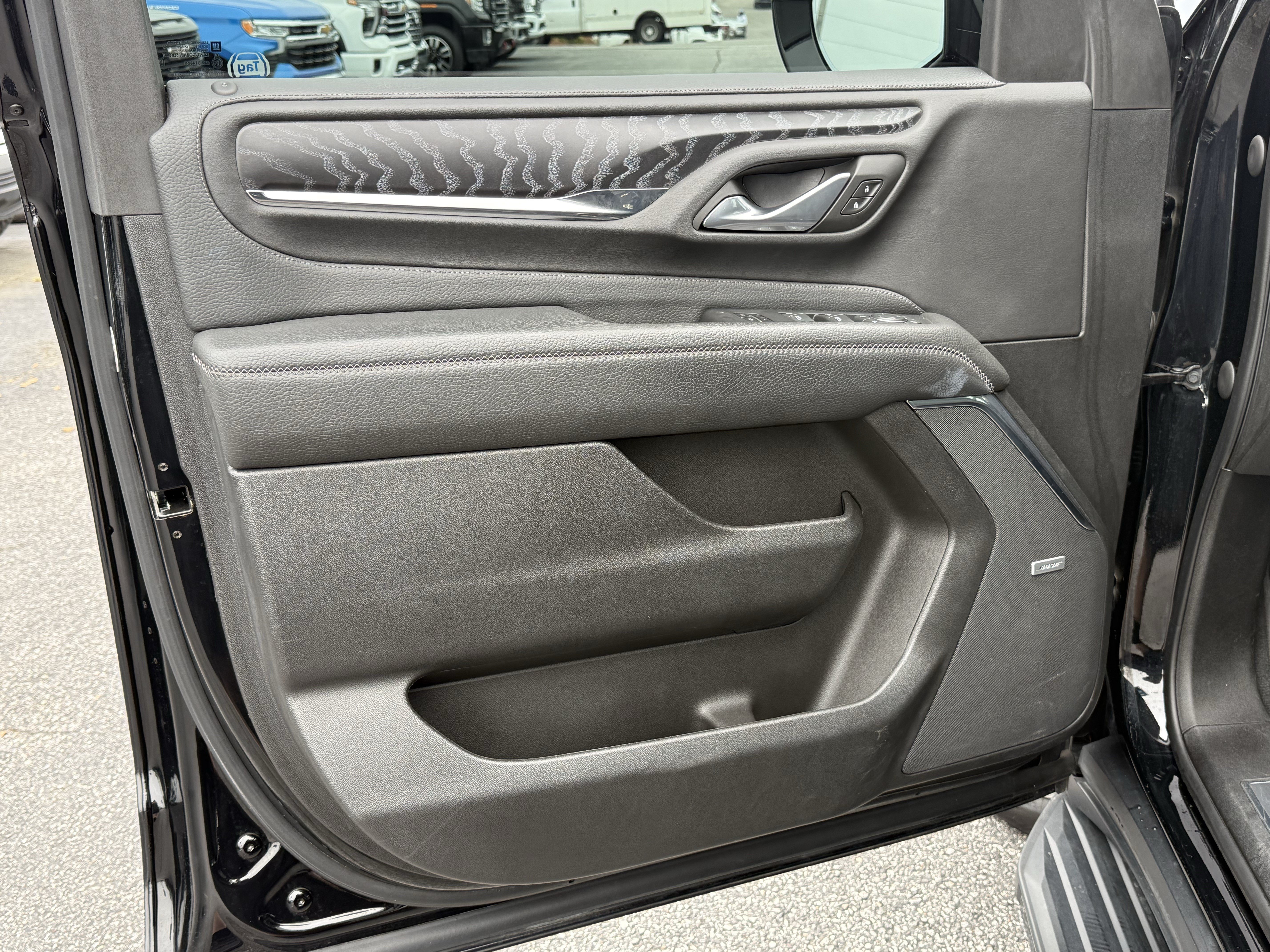 Used 2023 GMC Yukon Denali AWD/4WD image 13