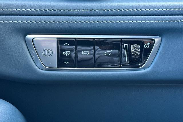 New 2025 Cadillac Escalade IQ Luxury 2 image 32