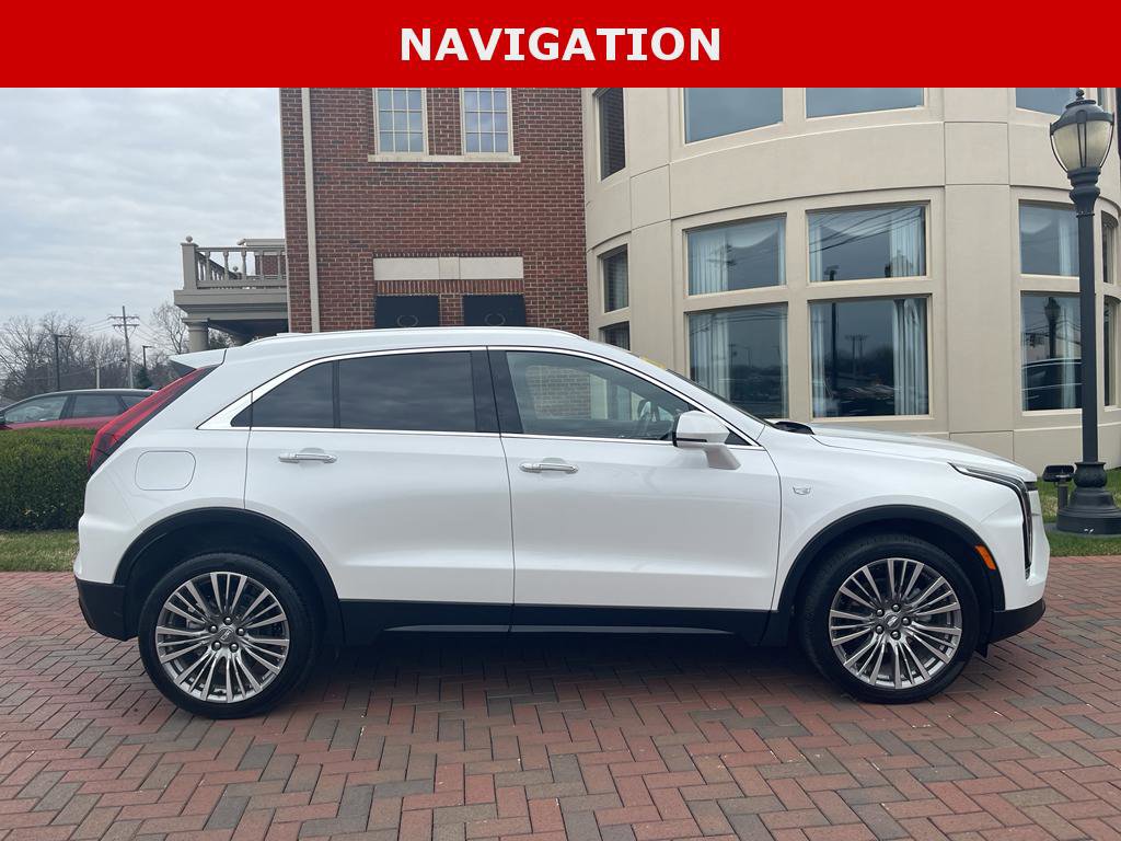Used 2024 Cadillac XT4 Premium Luxury image 7