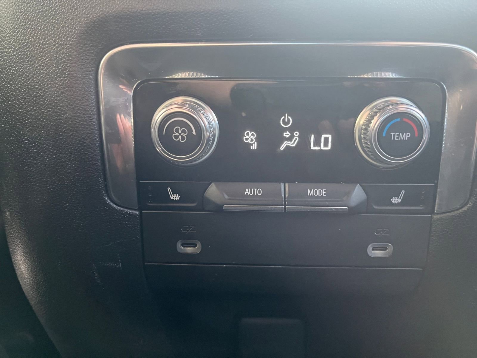 Used 2023 GMC Yukon Denali AWD/4WD image 23
