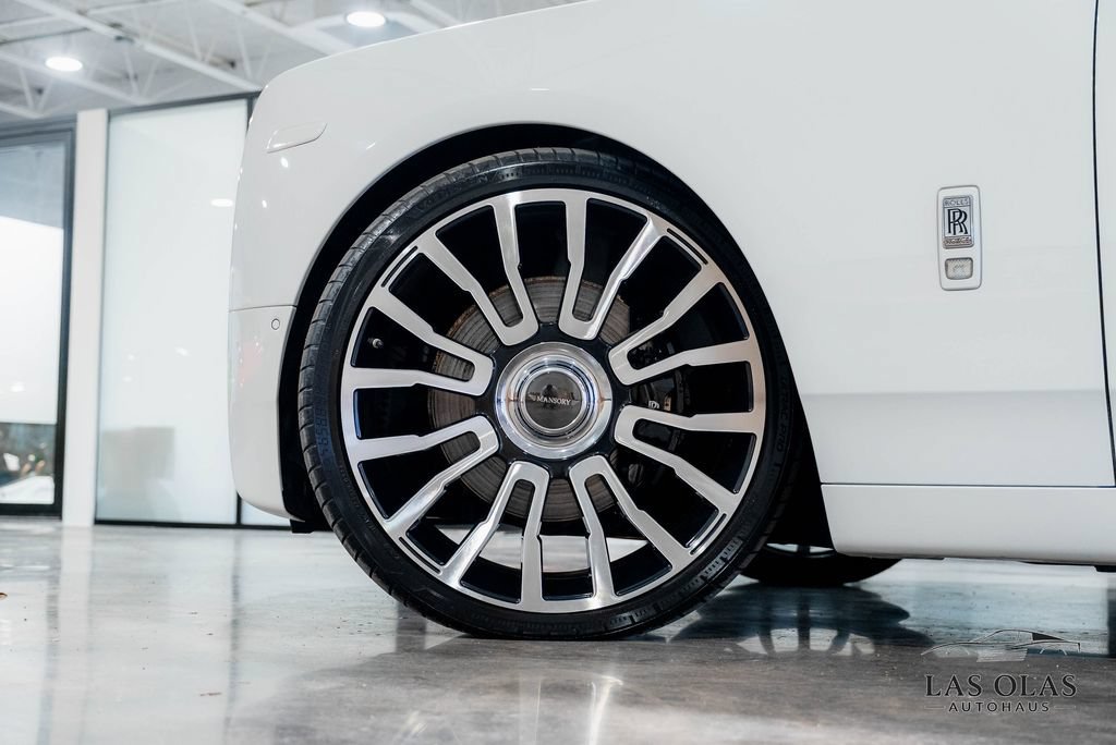 Used 2024 Rolls-Royce Phantom Sedan RWD image 68
