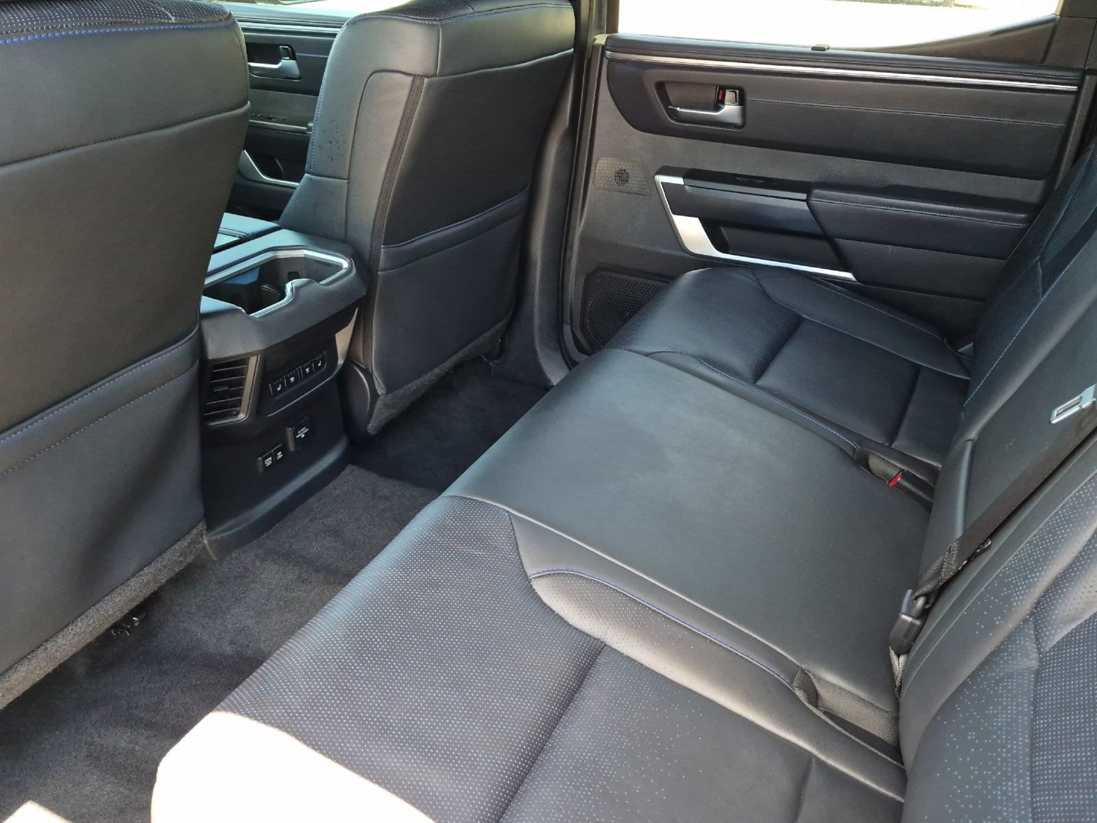 Used 2024 Toyota Tundra Platinum AWD/4WD image 11