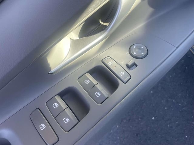 Used 2026 Hyundai Elantra SE image 14