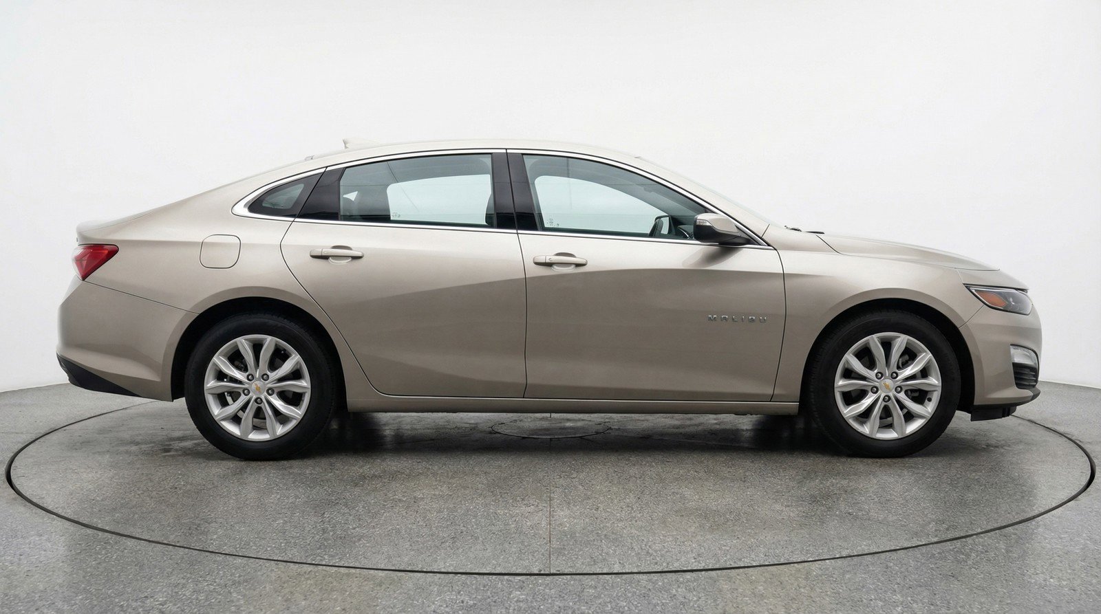 Used 2024 Chevrolet Malibu LT FWD image 11