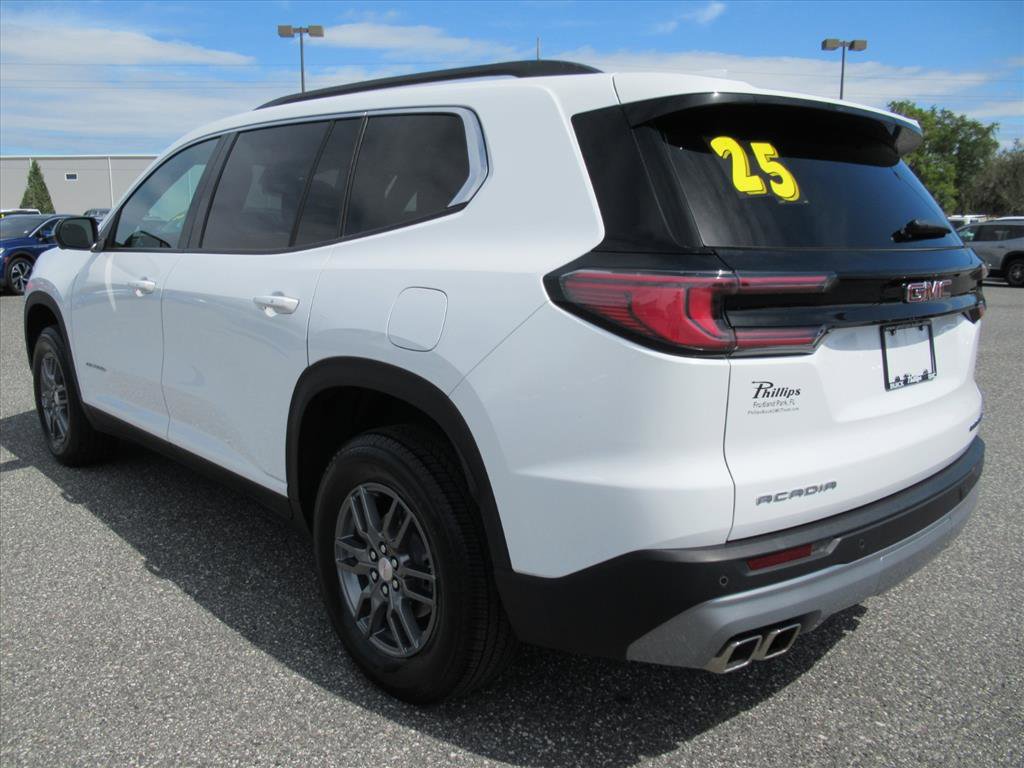 Used 2025 GMC Acadia Elevation image 5
