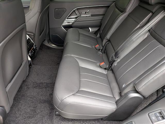 New 2026 Land Rover Range Rover Long Wheelbase SE image 15