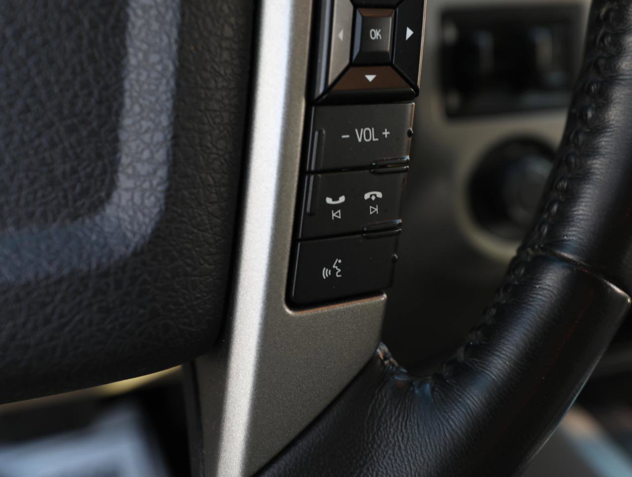 Used 2016 Ford Expedition Limited image 26
