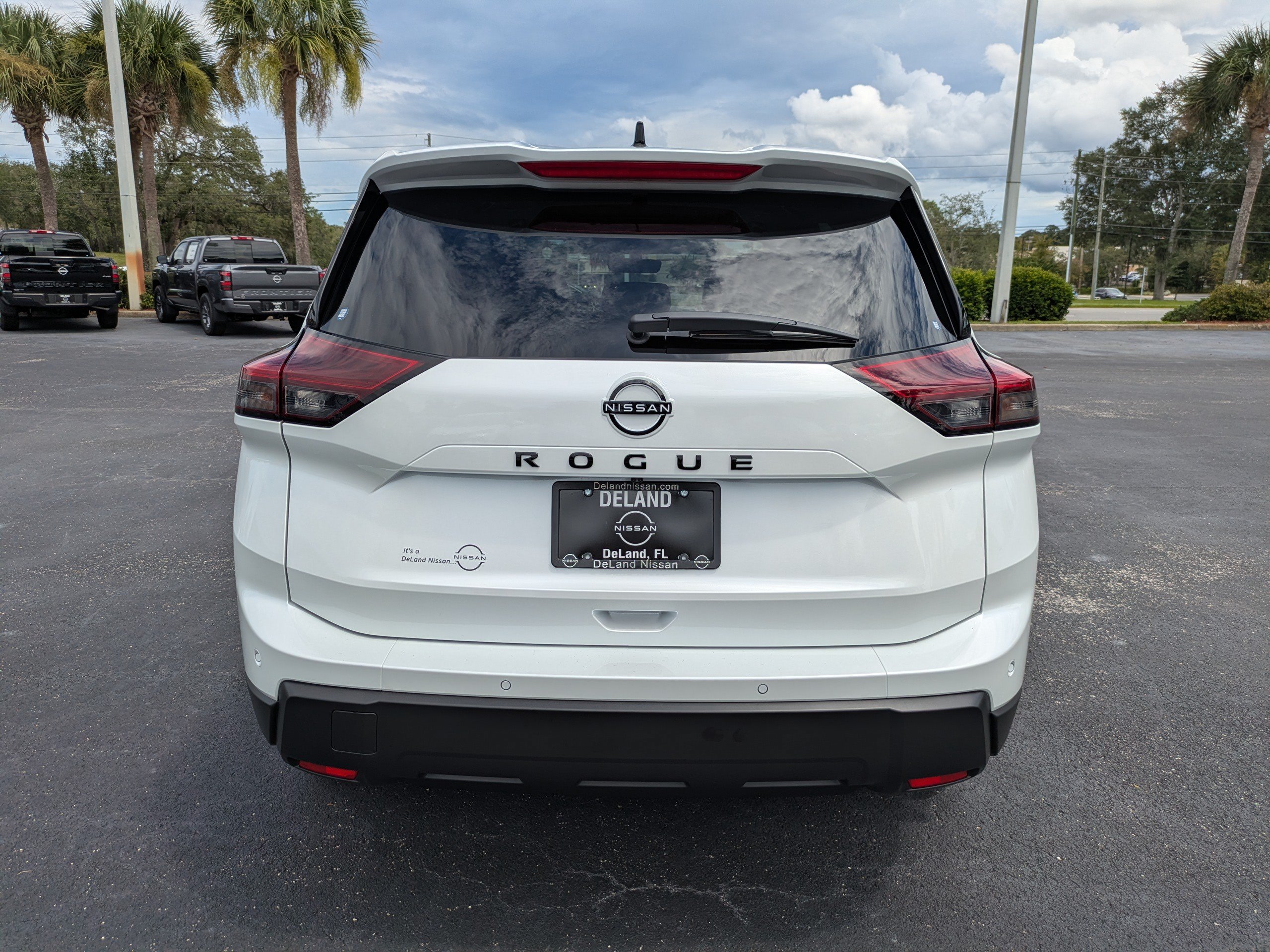 New 2026 Nissan Rogue Dark Armor FWD image 5
