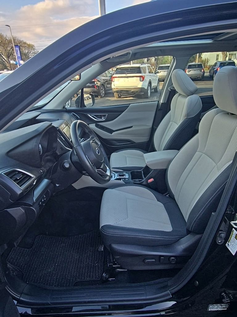 Used 2021 Subaru Forester Premium image 11