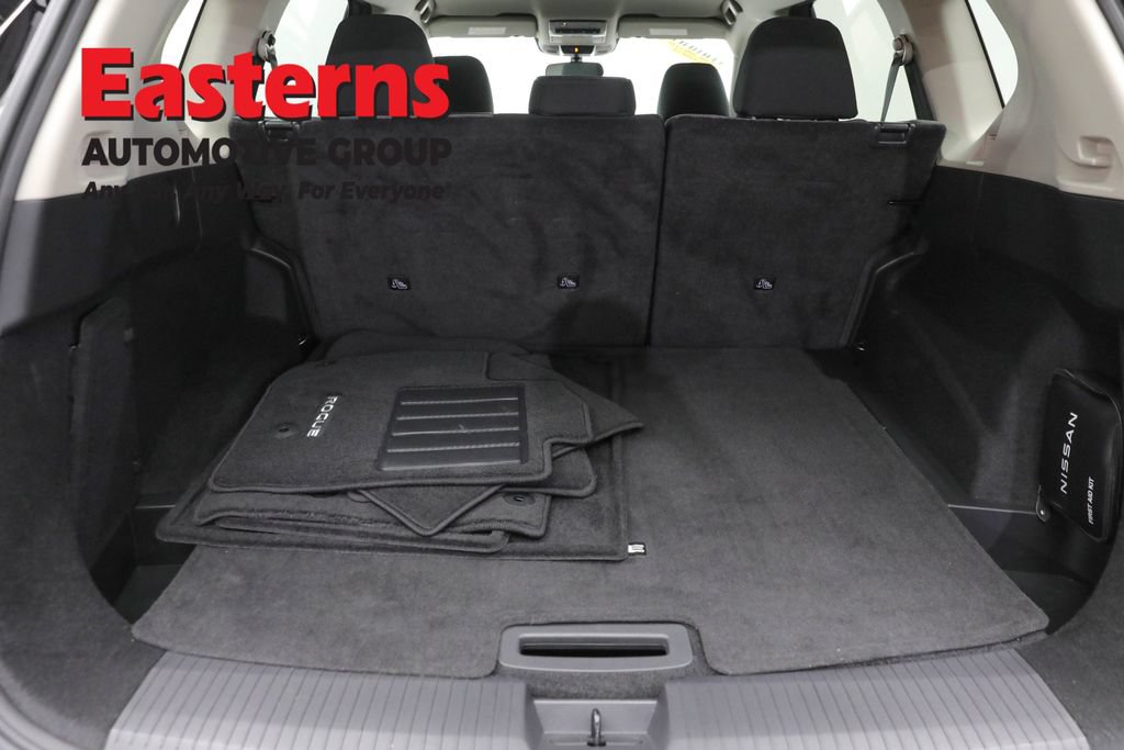Used 2023 Nissan Rogue SV AWD/4WD image 9