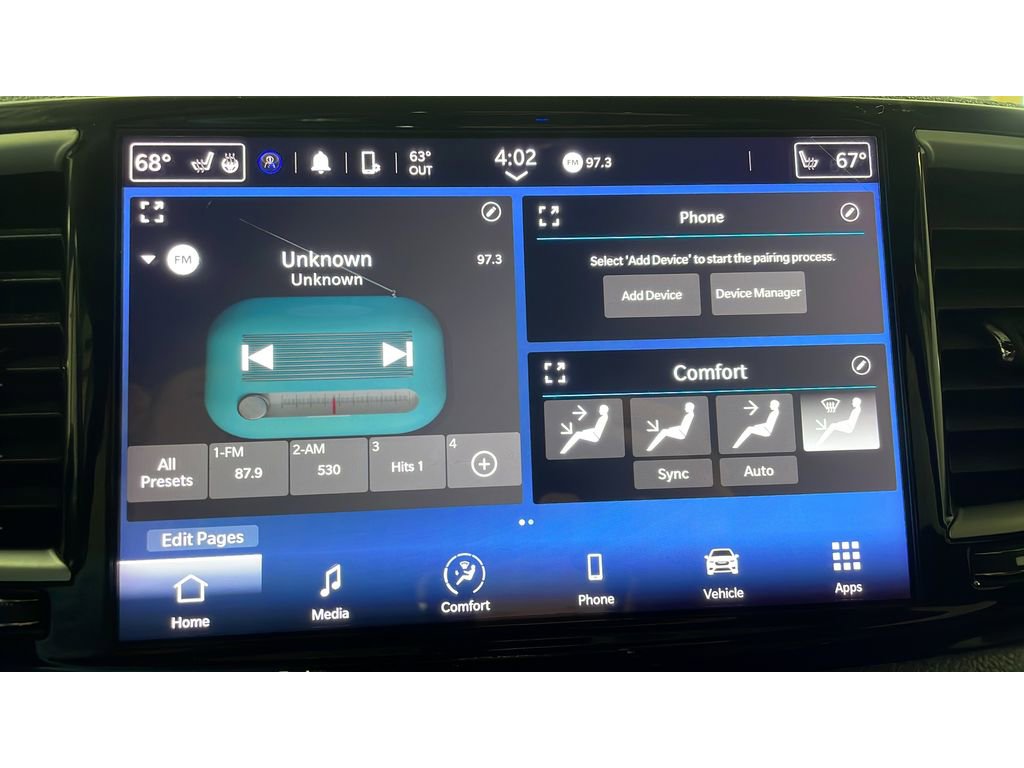 Used 2023 Chrysler Pacifica Touring image 12