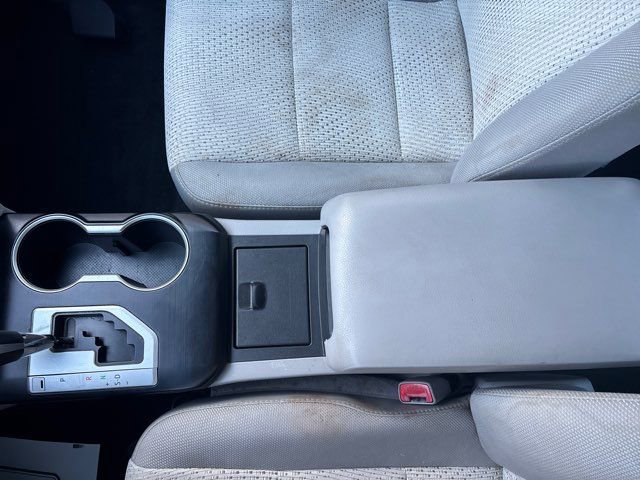 Used 2014 Toyota Camry LE image 29