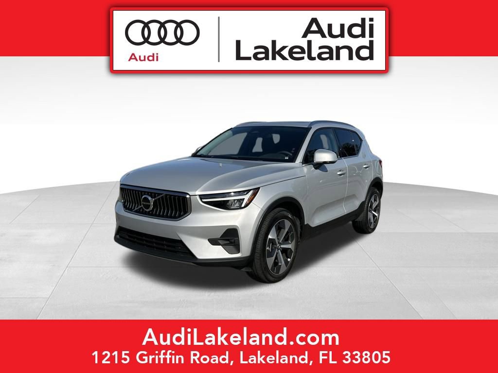 Used 2023 Volvo XC40 B5 Plus