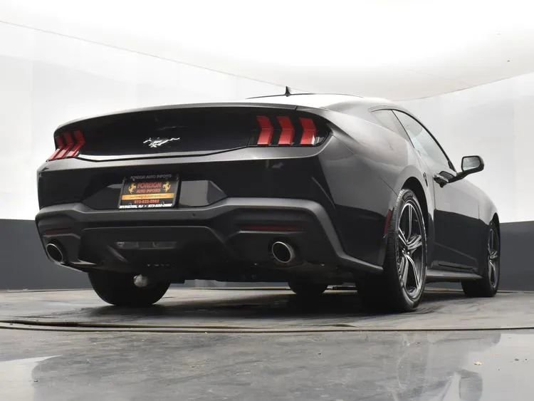 Used 2024 Ford Mustang Coupe image 13