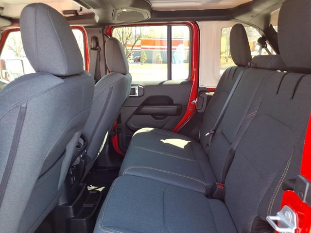 Used 2025 Jeep Wrangler Sahara 4xe image 5