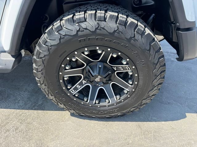 Used 2018 Jeep Wrangler Unlimited Sahara image 9