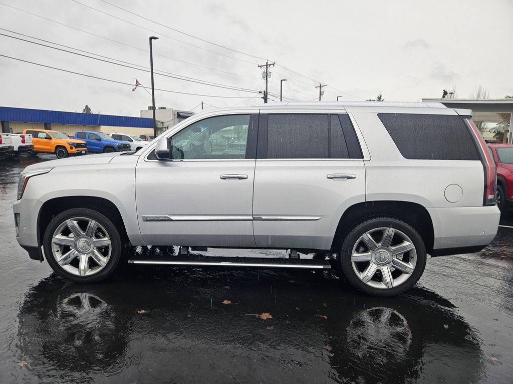 Used 2018 Cadillac Escalade Premium Luxury image 3