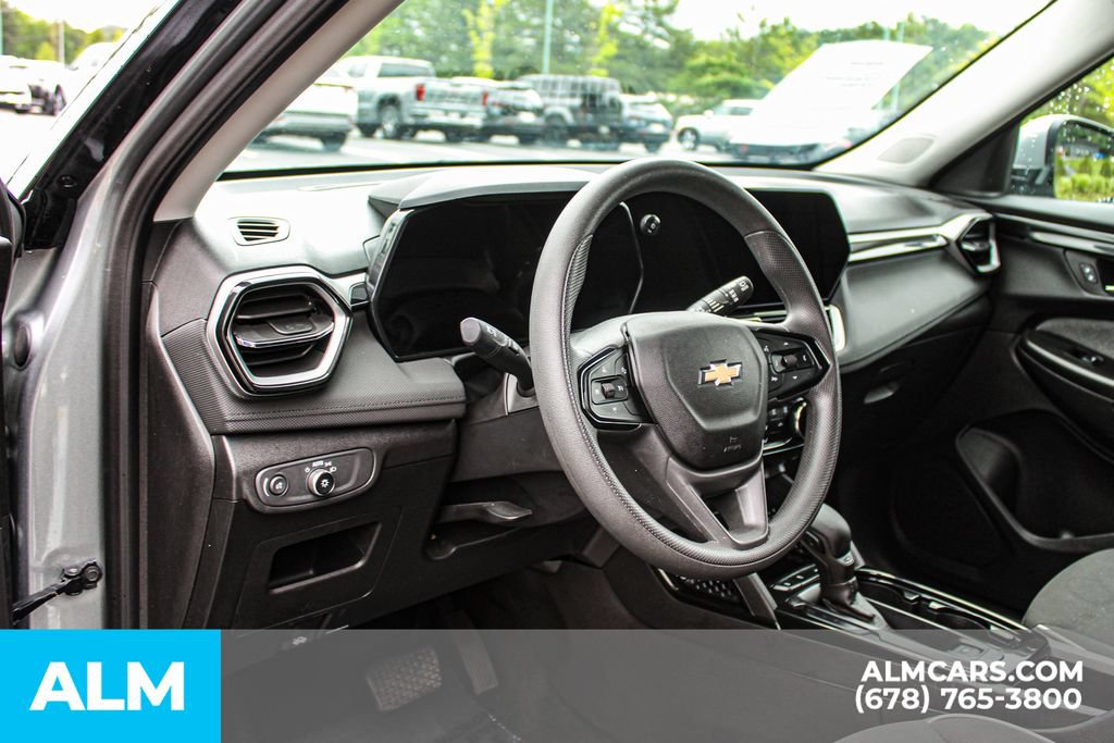 Used 2025 Chevrolet TrailBlazer LT FWD image 20
