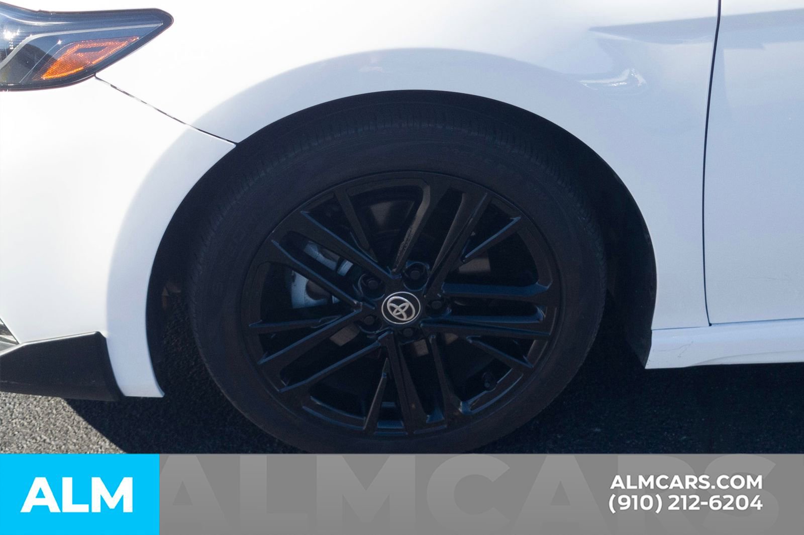 Used 2025 Toyota Camry SE image 13