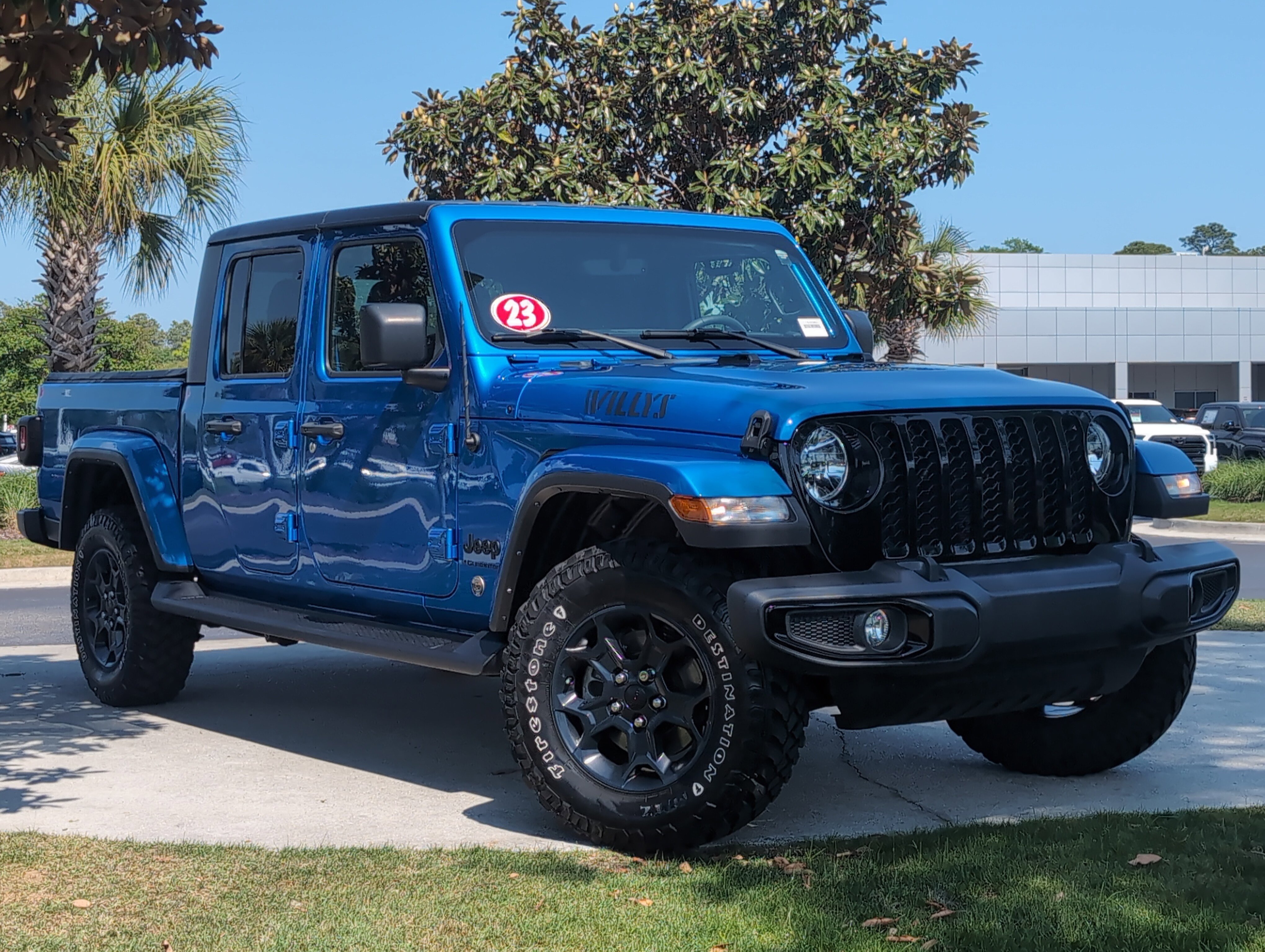 Used 2023 Jeep Gladiator Willys image 2
