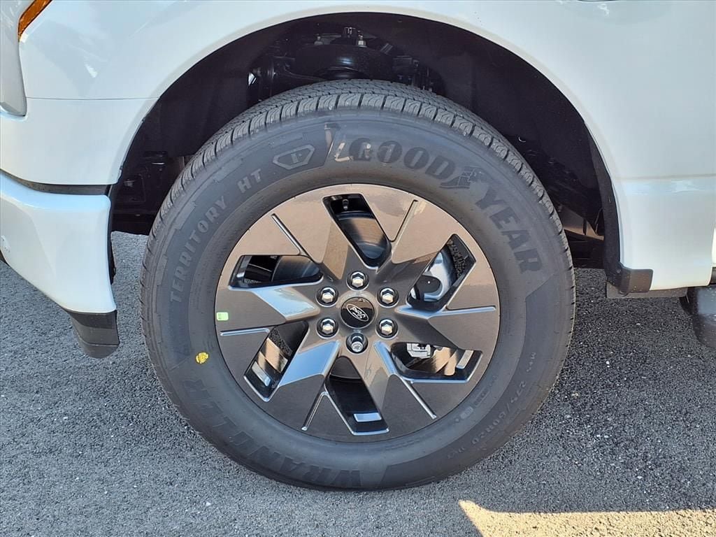 New 2025 Ford F150 Lightning Flash image 29