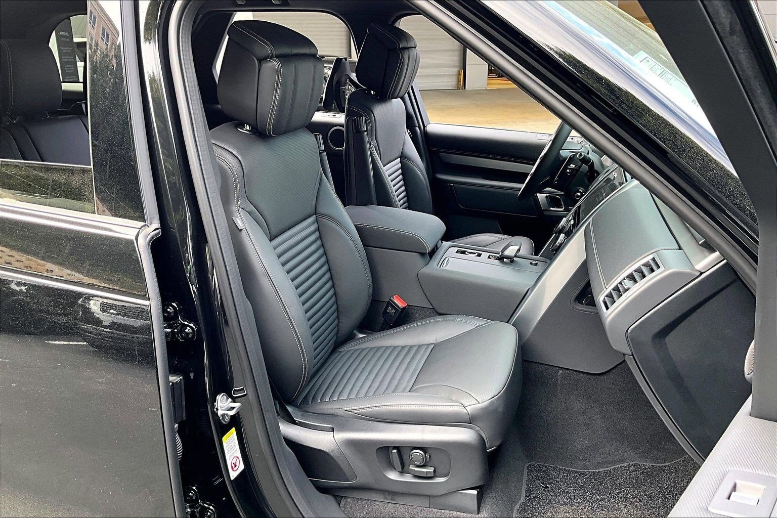New 2026 Land Rover Discovery Limited Edition AWD/4WD image 8