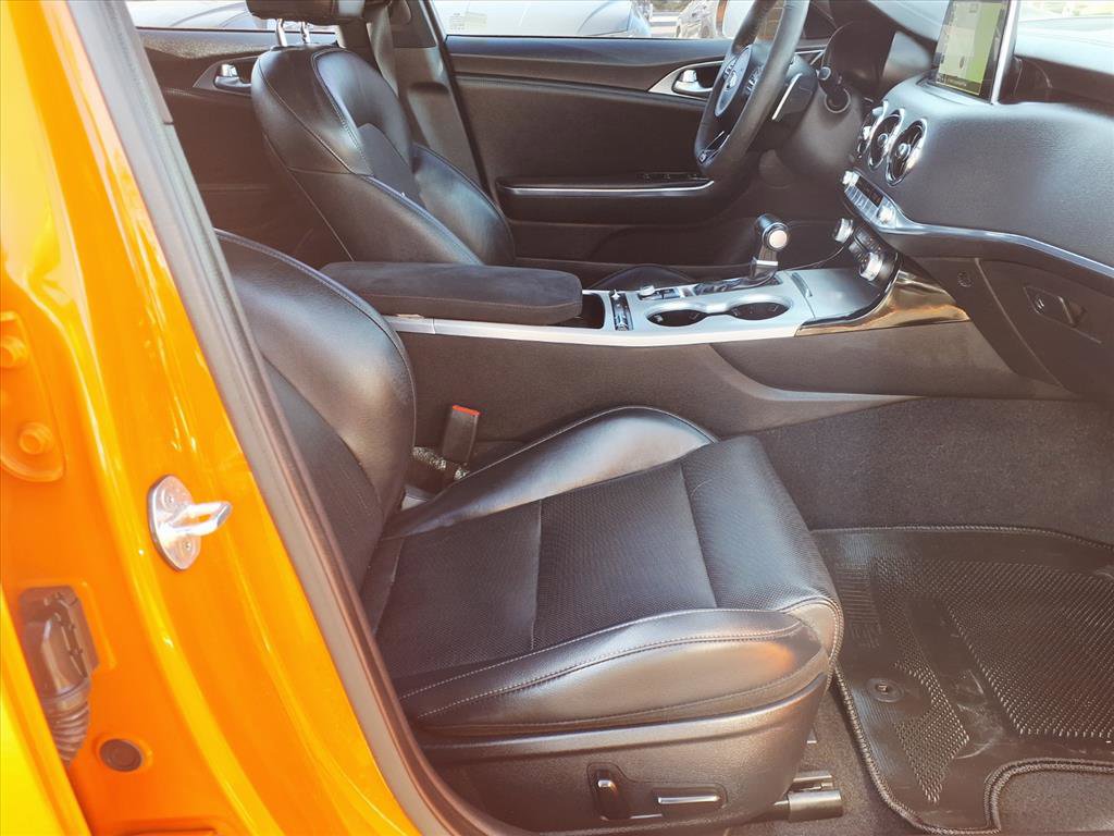 Used 2019 Kia Stinger GTS image 11