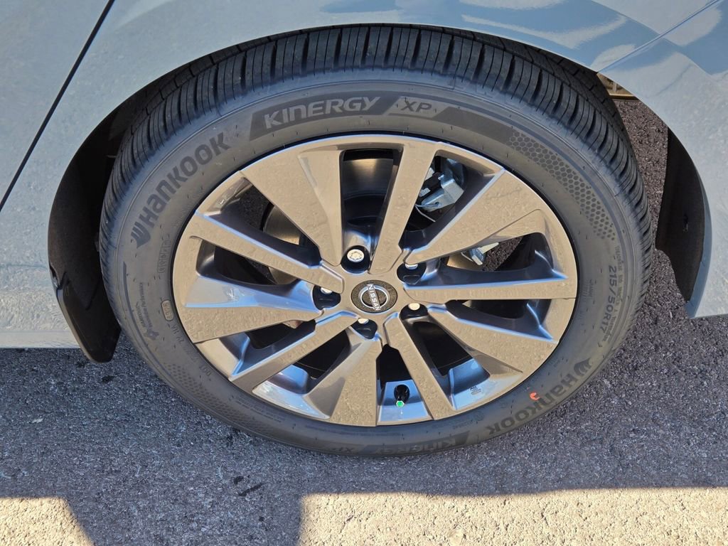 New 2026 Nissan Sentra SL w/ Floor Mat Package FWD image 5