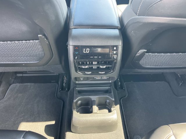 Used 2025 Jeep Grand Cherokee L Limited AWD/4WD image 18