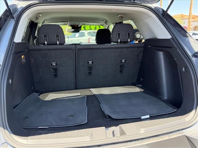 Used 2022 Chevrolet TrailBlazer LT w/ LPO, Blackout Package FWD image 12
