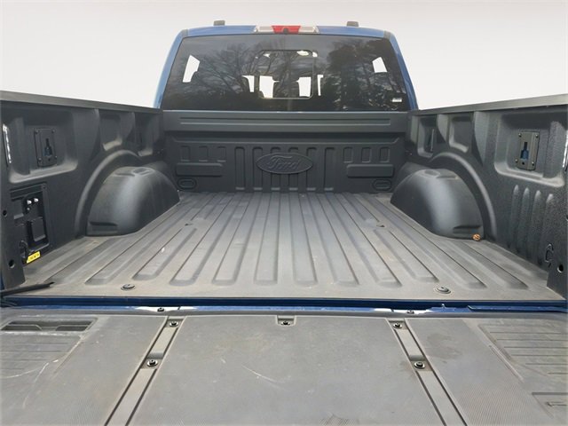 Used 2022 Ford F150 Lightning Lariat image 8