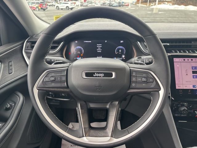 Used 2023 Jeep Grand Cherokee Limited AWD/4WD image 28