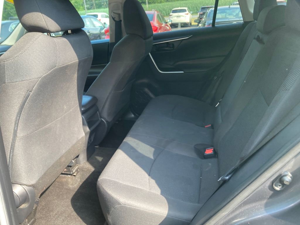 Used 2020 Toyota RAV4 LE image 28