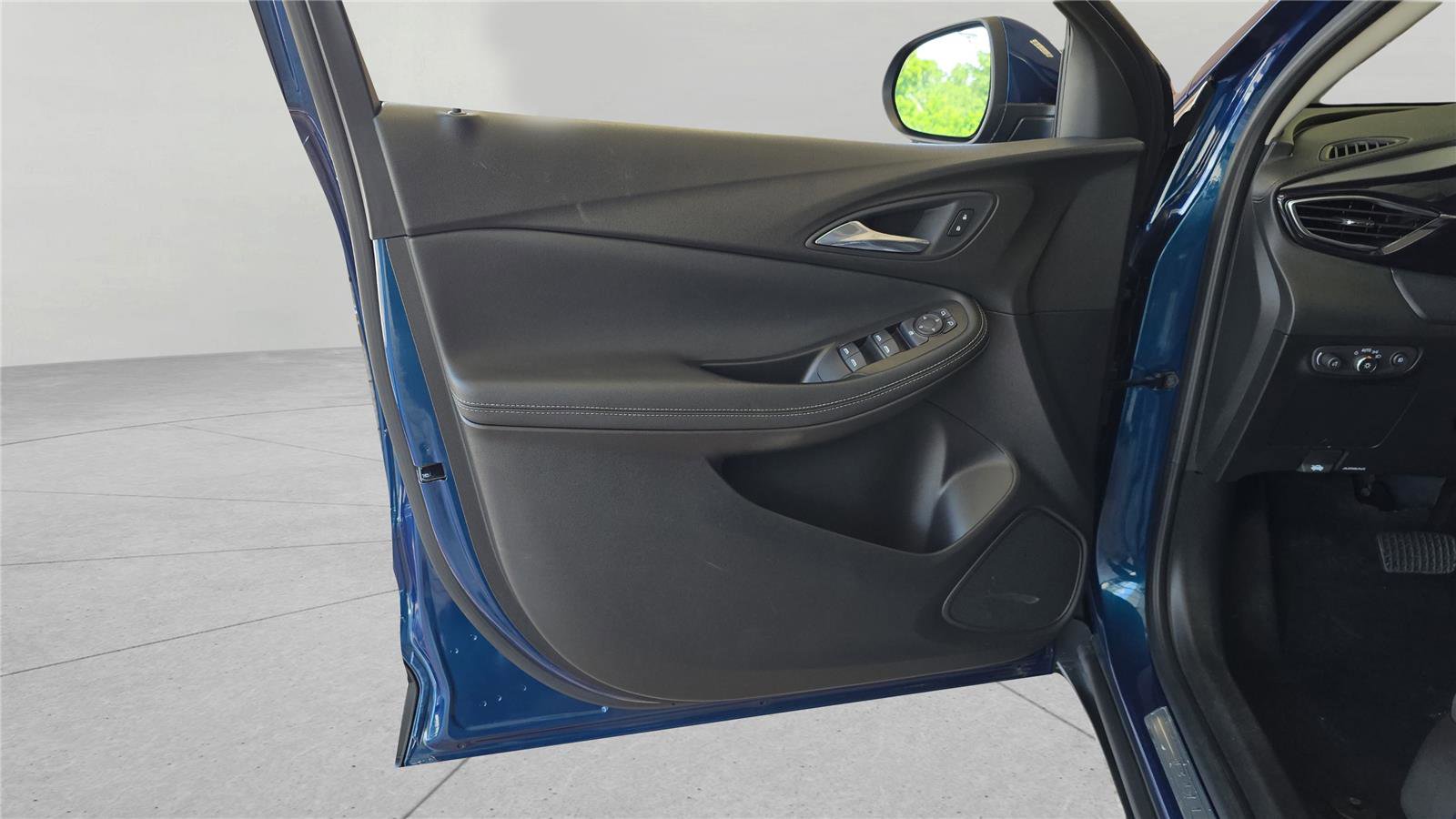 Used 2021 Buick Encore GX Preferred FWD image 12