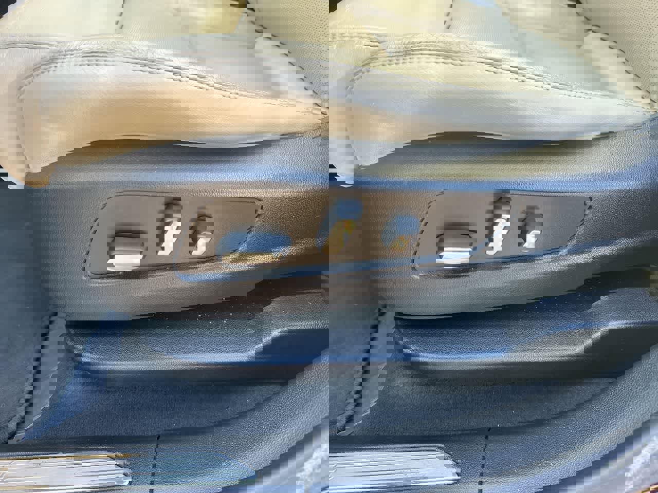 Used 2017 Cadillac XT5 Luxury w/ Driver Awareness Package image 22