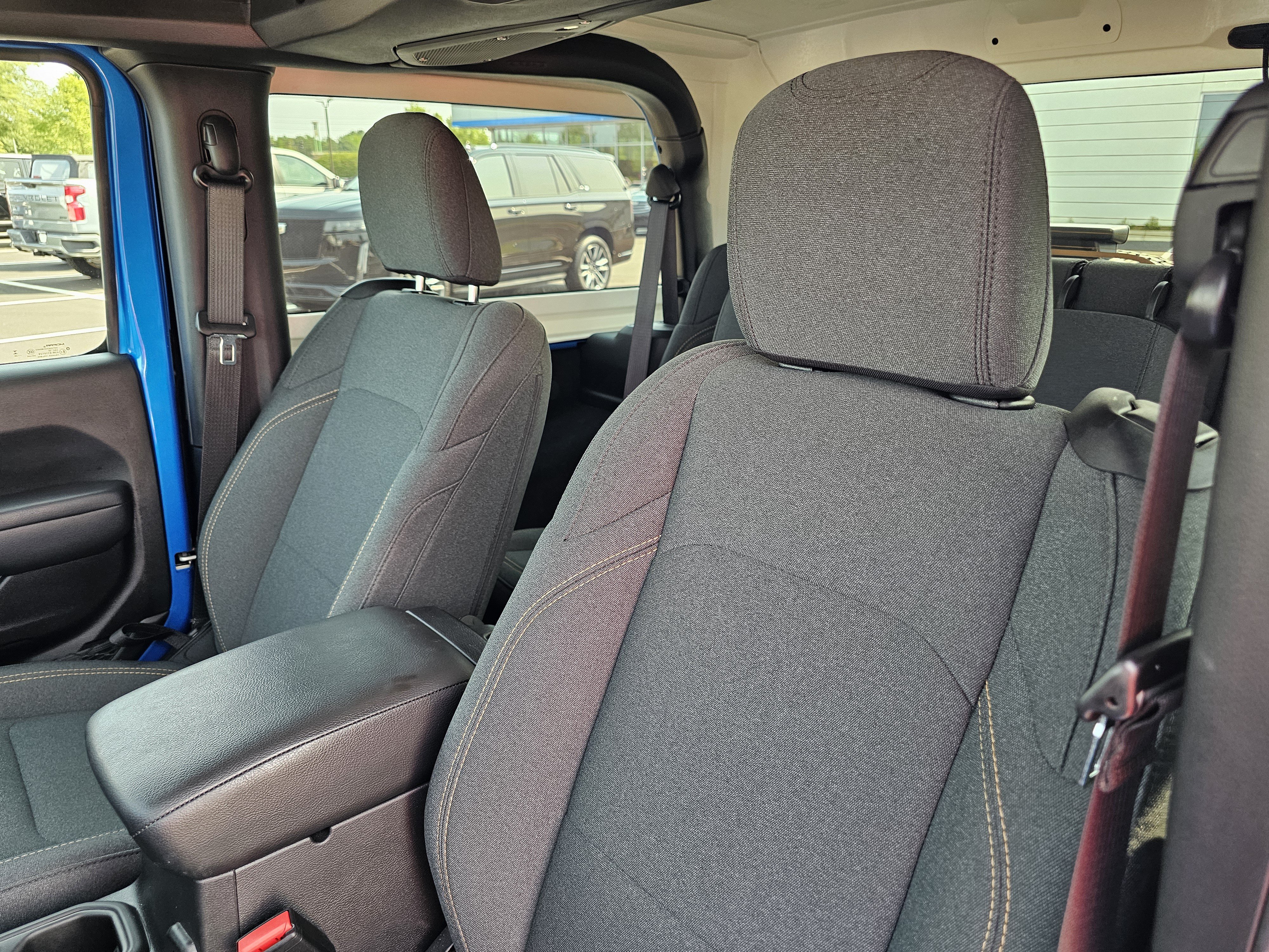 Used 2024 Jeep Wrangler Sport AWD/4WD image 19